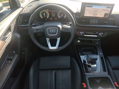 Used 2023 Audi Q5 e Premium Plus w/ Premium Plus Package image 11