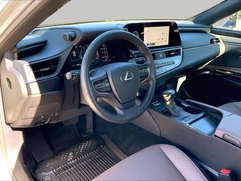 Used 2025 Lexus ES 350 w/ Premium Package FWD image 18