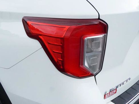 Used 2022 Ford Explorer Limited w/ Equipment Group 301A RWD image 38