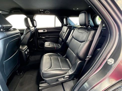 Used 2020 Ford Explorer ST w/ ST Street Pack image 19