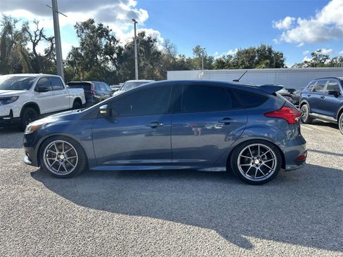 Used 2018 Ford Focus ST image 3