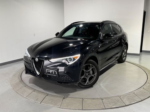Used 2023 Alfa Romeo Stelvio Ti AWD/4WD image 3