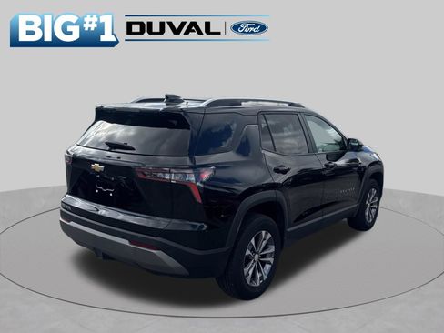 Used 2025 Chevrolet Equinox LT w/ Convenience Package II FWD image 2