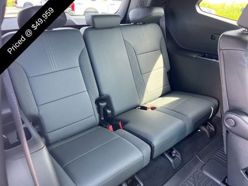 Used 2026 GMC Acadia AT4 AWD/4WD image 4