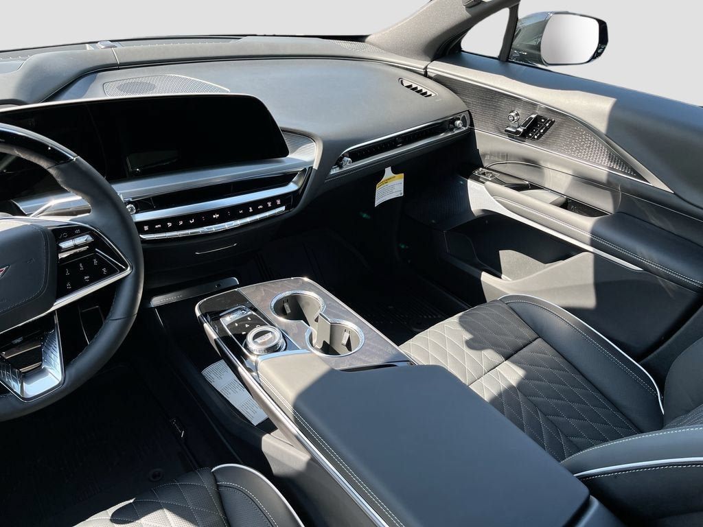 New 2026 Cadillac Lyriq V AWD/4WD image 24
