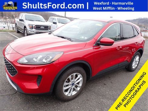 Used 2020 Ford Escape SE image 1