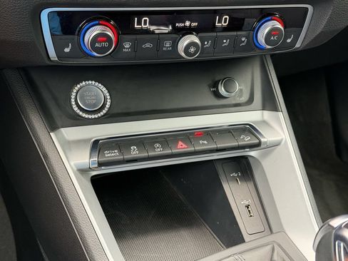 Used 2019 Audi Q3 2.0T Premium w/ Convenience Package AWD/4WD image 27