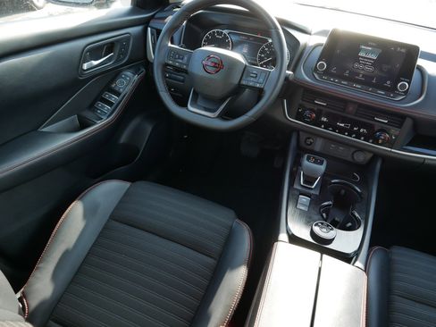 Used 2025 Nissan Rogue SV w/ Rock Creek Premium Package AWD/4WD image 9