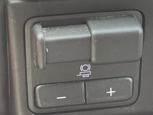 Used 2021 GMC Sierra 1500 SLT image 33