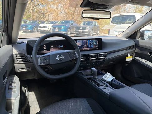 Used 2025 Nissan Sentra SV w/ All-Weather Package FWD image 14