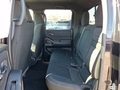 Used 2024 Nissan Frontier PRO-4X image 10