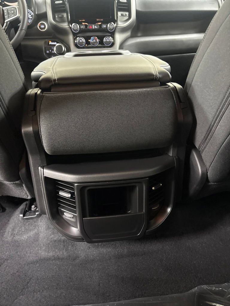 New 2026 RAM 1500 Express AWD/4WD image 19