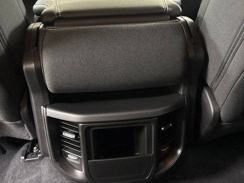 New 2026 RAM 1500 Express AWD/4WD image 19
