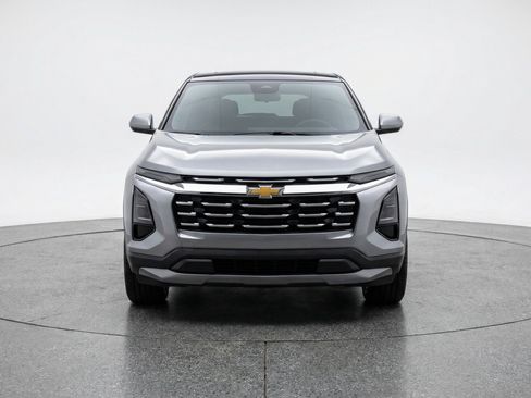 Used 2025 Chevrolet Equinox LT FWD image 2