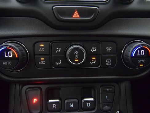 Used 2020 GMC Terrain SLT AWD/4WD image 37