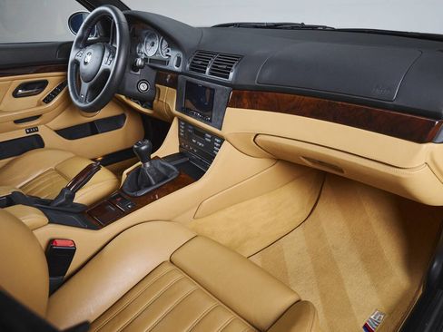 Used 2003 BMW M5 image 69