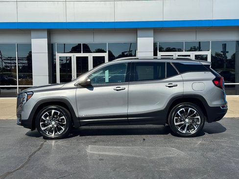 Used 2023 GMC Terrain SLT image 9