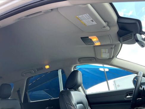 Used 2025 Nissan Pathfinder SL image 14