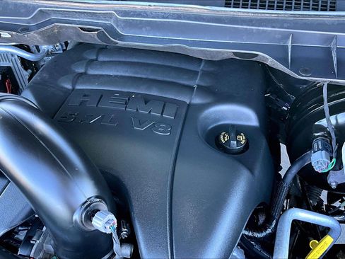Used 2018 RAM 1500 Big Horn AWD/4WD image 33