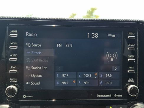 Used 2021 Toyota Highlander XSE FWD image 18