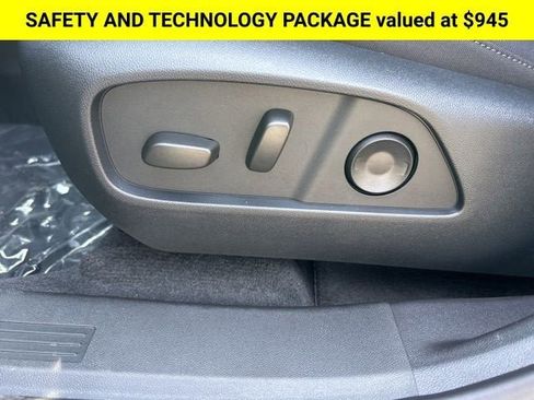 New 2026 Chevrolet Equinox LT w/ Convenience Package II image 3