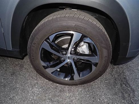 Certified 2025 Chevrolet Trax RS w/ Driver Confidence Package image 36