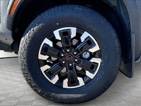 Used 2023 Nissan Frontier PRO-4X w/ Technology Package image 24