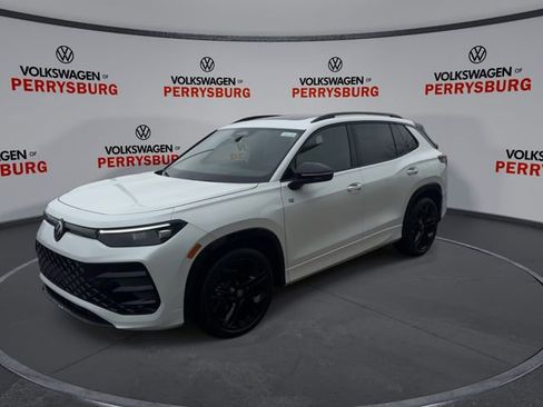 New 2026 Volkswagen Tiguan SE R-Line FWD image 4