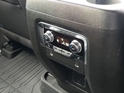 Used 2022 GMC Yukon XL Denali image 20