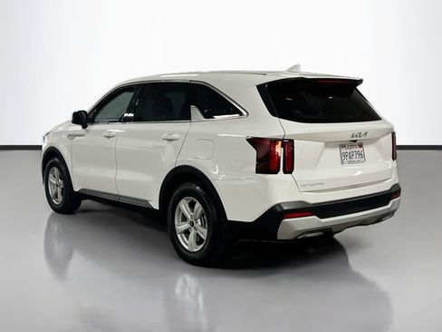 Certified 2024 Kia Sorento LX FWD image 5