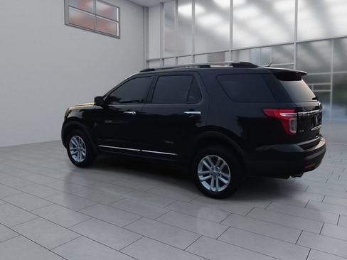 Used 2014 Ford Explorer XLT AWD/4WD image 6