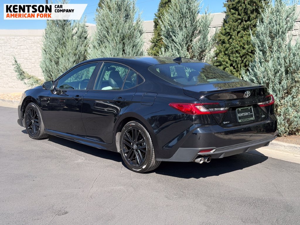 Used 2025 Toyota Camry SE FWD image 5