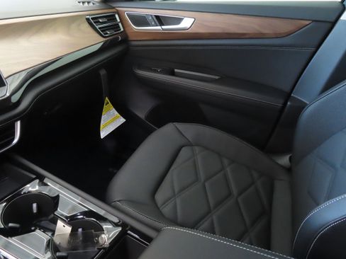 New 2025 Volkswagen Atlas SE image 20