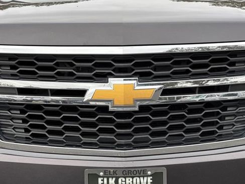 Used 2015 Chevrolet Suburban LT w/ Luxury Package RWD image 49