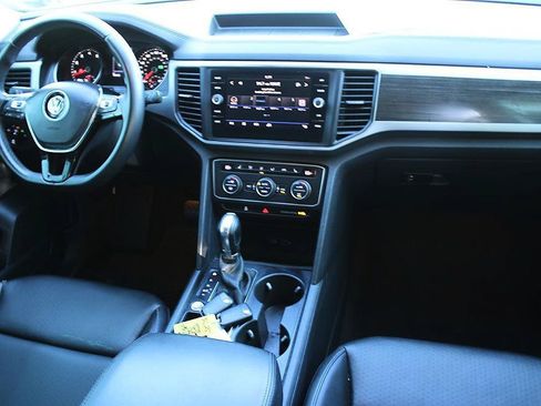 Used 2019 Volkswagen Atlas SE FWD image 17