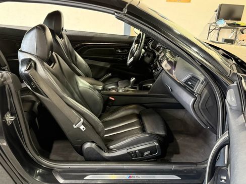 Used 2015 BMW M4 Convertible RWD image 19