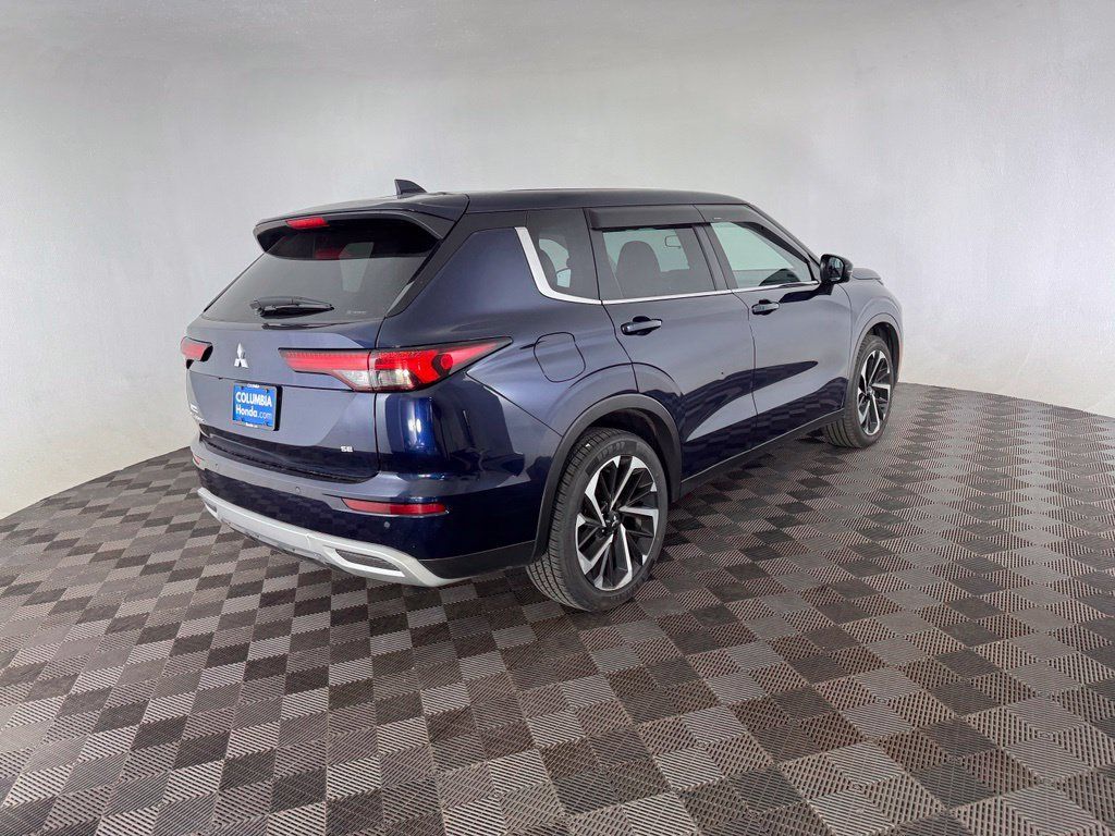 Used 2023 Mitsubishi Outlander SE AWD/4WD image 7
