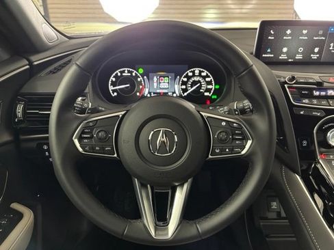 Used 2025 Acura RDX SH-AWD image 18