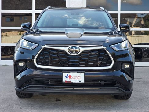 Used 2022 Toyota Highlander XLE FWD image 10