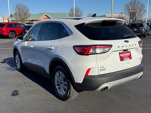 Used 2020 Ford Escape SE image 3