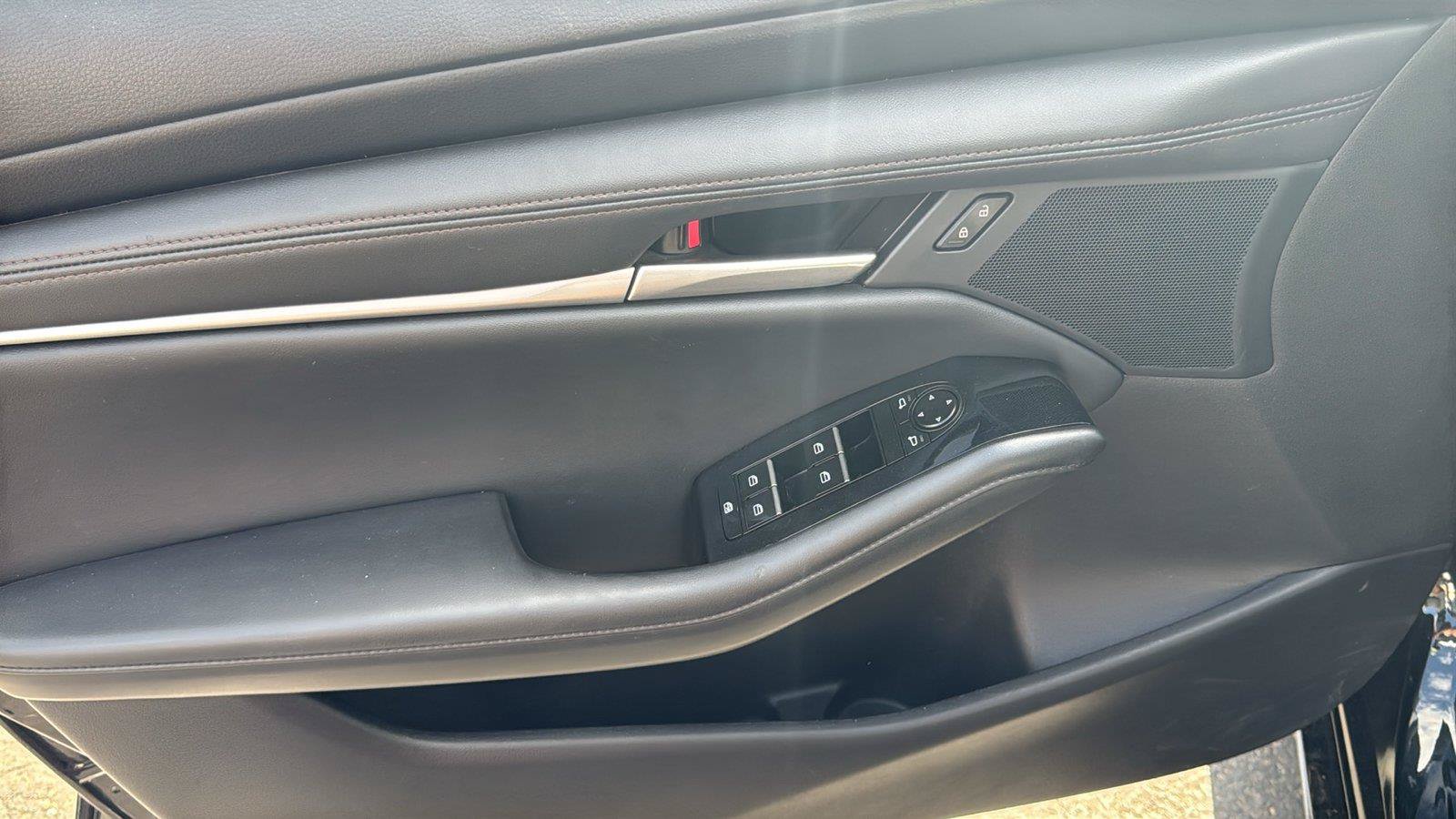 Used 2024 MAZDA MAZDA3 s FWD image 8