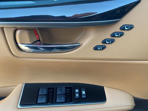 Used 2018 Lexus ES 350 w/ Premier Package image 21