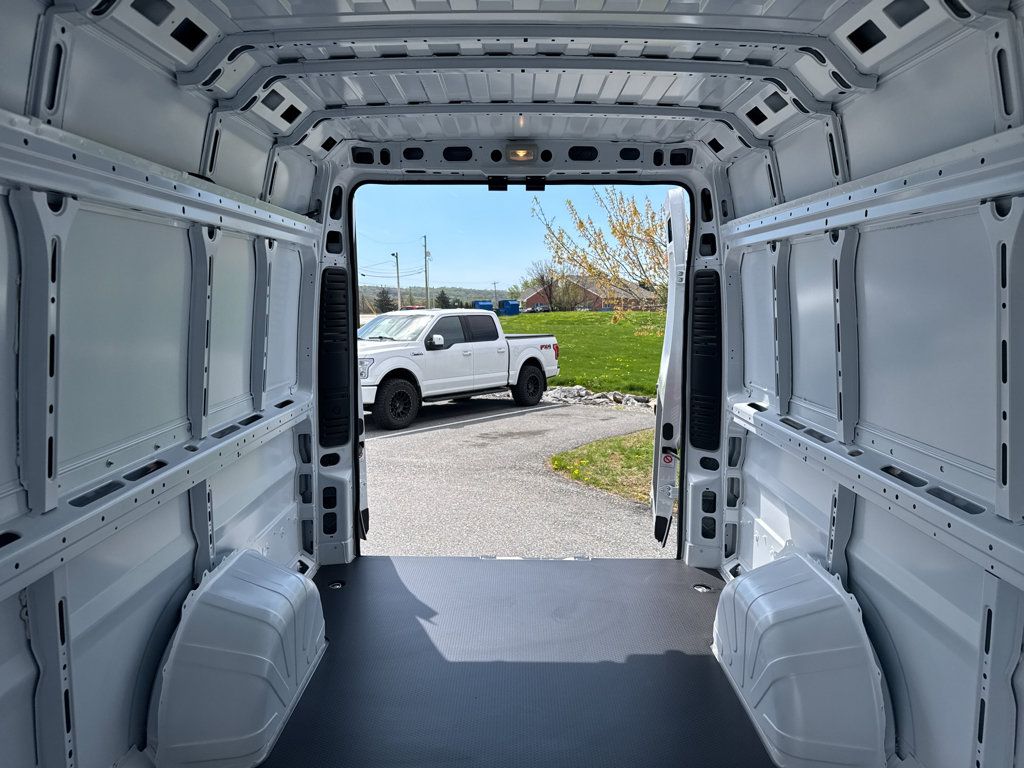 New 2026 RAM ProMaster 3500 FWD image 9