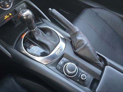 Used 2018 MAZDA MX-5 Miata RF Grand Touring image 20