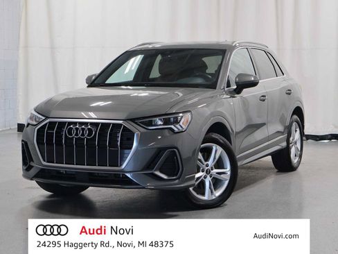 Used 2023 Audi Q3 2.0T Premium w/ Convenience Package AWD/4WD image 1
