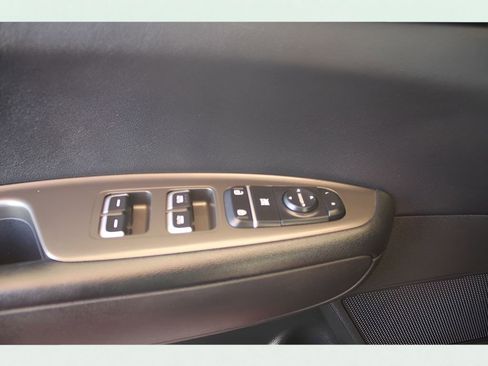 Used 2019 Kia Optima S image 32