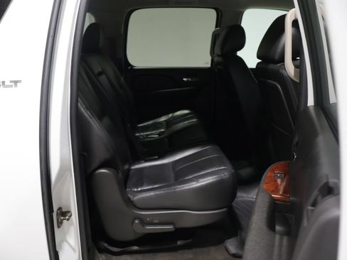 Used 2011 GMC Yukon XL SLT w/ SLT-2 Equipment Package AWD/4WD image 20