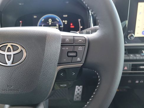 Used 2026 Toyota Camry SE image 12