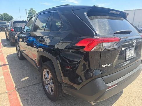 Used 2025 Toyota RAV4 XLE FWD image 9