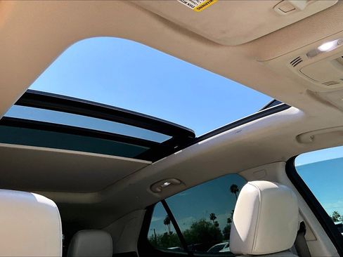 Used 2021 Buick Envision Essence FWD image 16